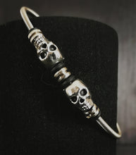 Load image into Gallery viewer, Bass Twin Skull guitar string bracelet
