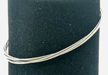 Load image into Gallery viewer, Simple Twist Electric Guitar String Bracelet
